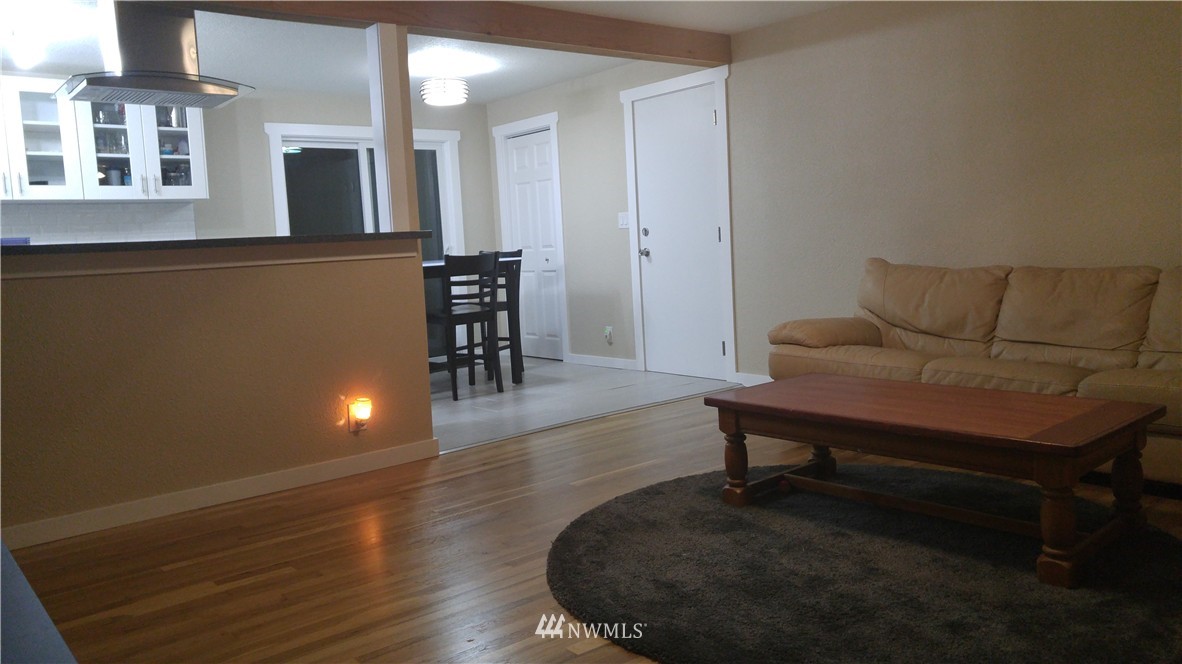 3741 Northeast 10th Street Renton, WA 98056 - Photo 5 of 19