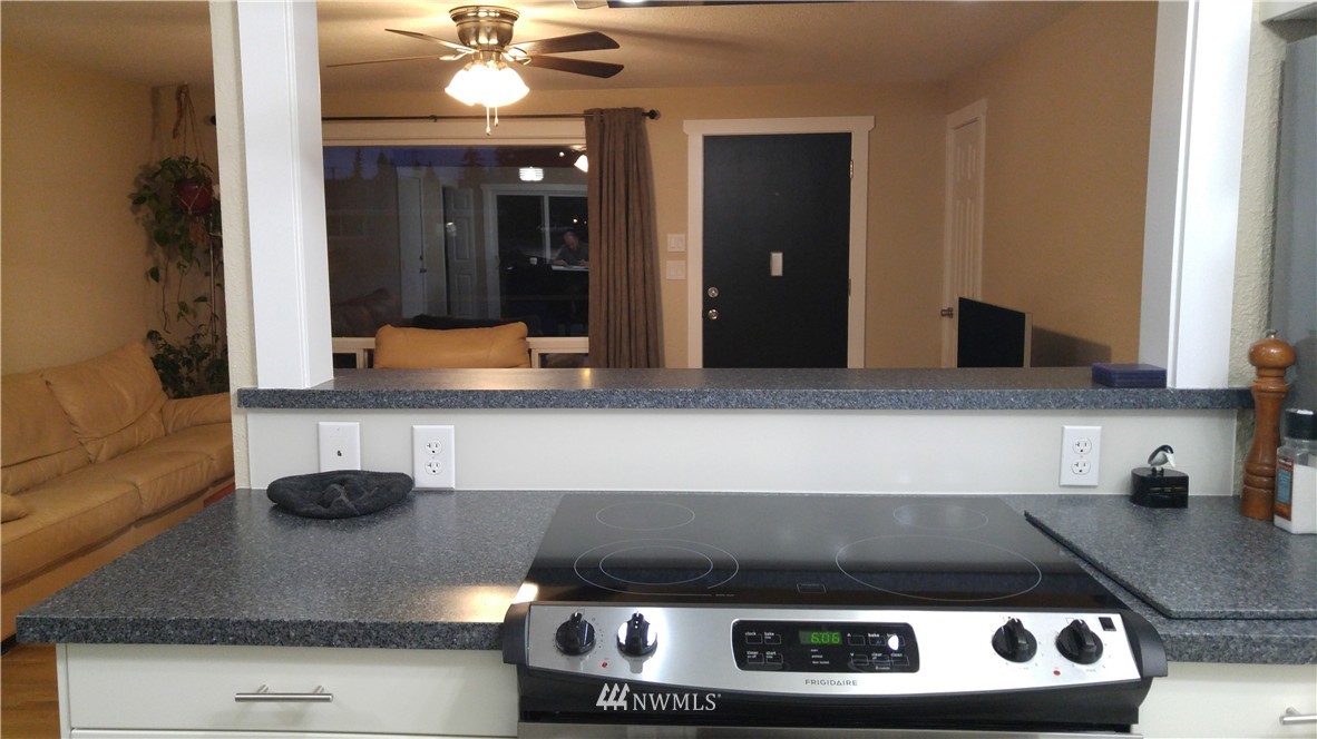 3741 Northeast 10th Street Renton, WA 98056 - Photo 9 of 19