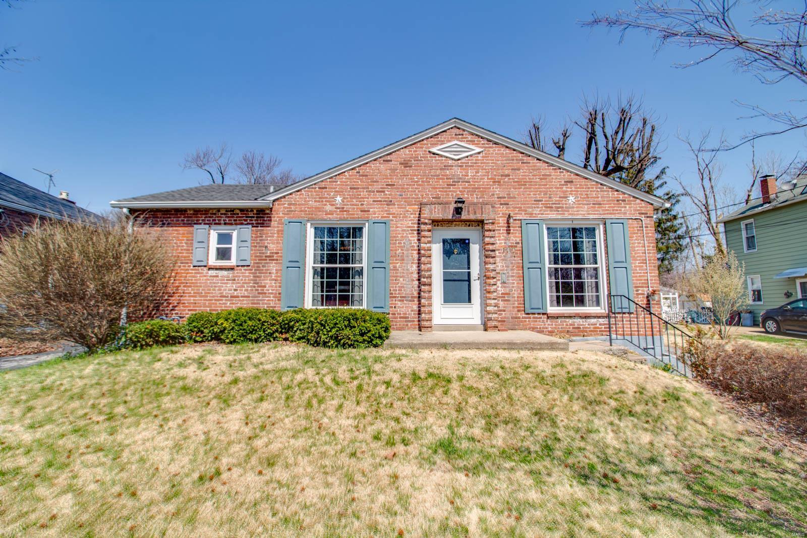 1112 Danforth Street Alton, IL 62002 - Photo 1 of 34 Gallery Image 1