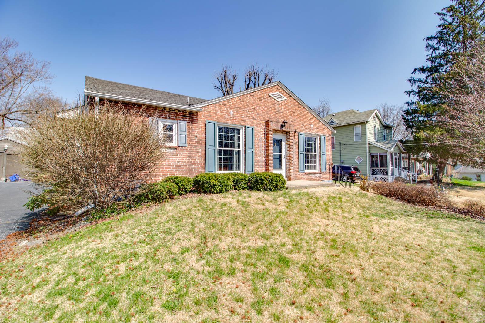 1112 Danforth Street Alton, IL 62002 - Photo 2 of 34 Gallery Image 2