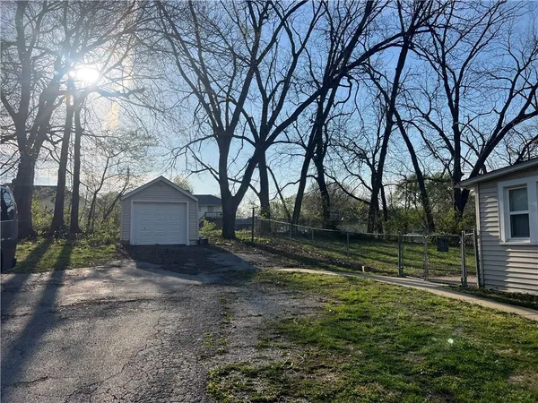 $215,000 | 2704 North 81st Street, Kansas City, KS 66109