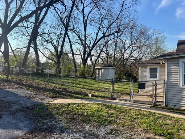 $215,000 | 2704 North 81st Street, Kansas City, KS 66109