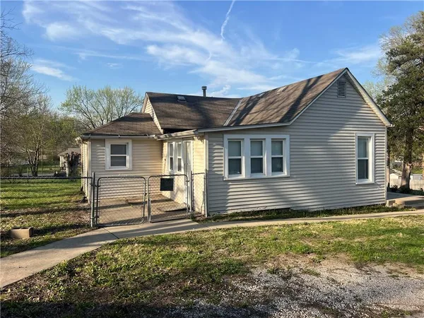 $215,000 | 2704 North 81st Street, Kansas City, KS 66109