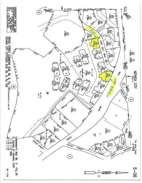 140 Redbud Way Nevada City, CA 95959 - Photo 4 of 5 view of a mirror and a picture on the wall