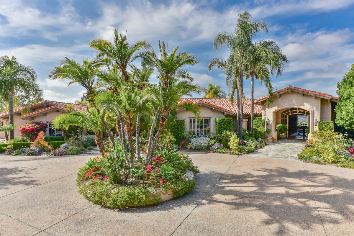 5248 La Crescenta Road Rancho Santa Fe, CA 92067 - Photo 2 of 25