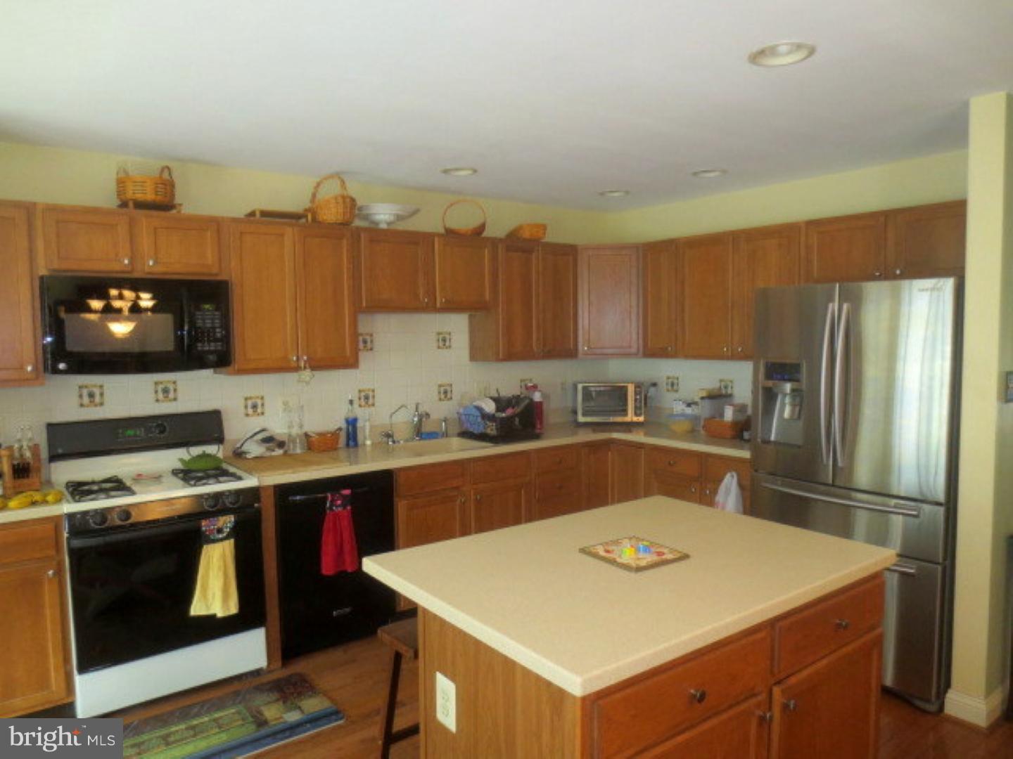 328 Manor Road Harleysville, PA 19438 - Photo 6 of 25 Gallery Image 6