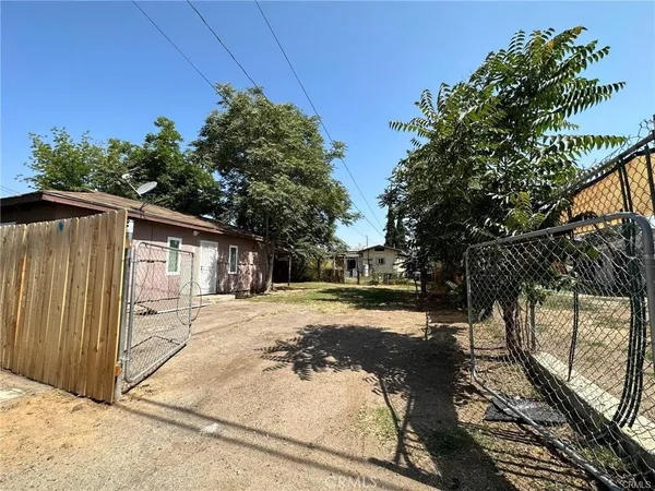 $290,000 | 515 Crawford Street, Unit 2, Bakersfield, CA 93305