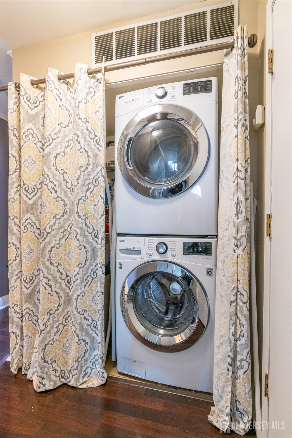 105 Neilly Court Old Bridge, NJ 08857 - Photo 18 of 24 a utility room with dryer and washer