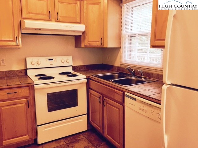 220 Snowy Oak Road Boone, NC 28607 - Photo 11 of 23 Gallery Image 11