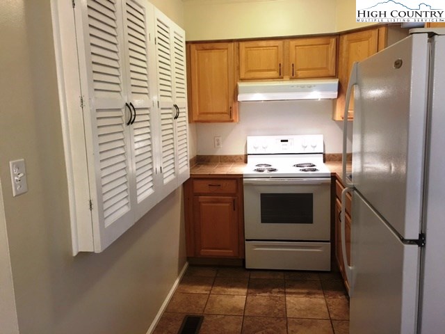 220 Snowy Oak Road Boone, NC 28607 - Photo 12 of 23 Gallery Image 12