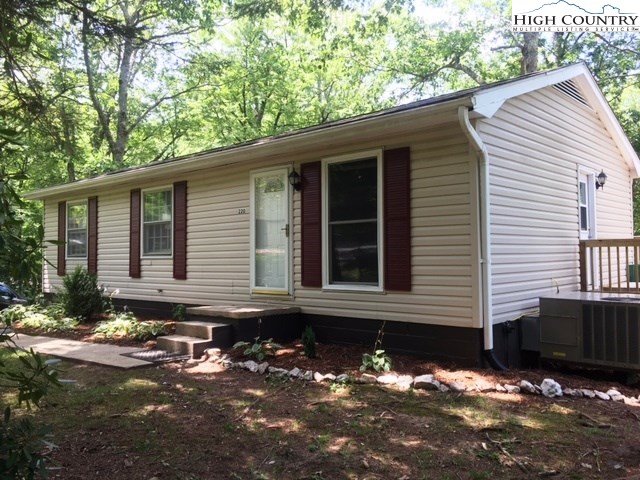 220 Snowy Oak Road Boone, NC 28607 - Photo 2 of 23 Gallery Image 2