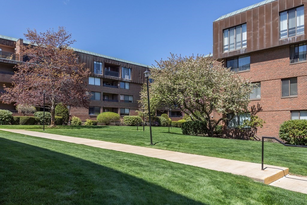 402 Paradise Road, Unit 3S Swampscott, MA 01907 - Photo 29 of 32