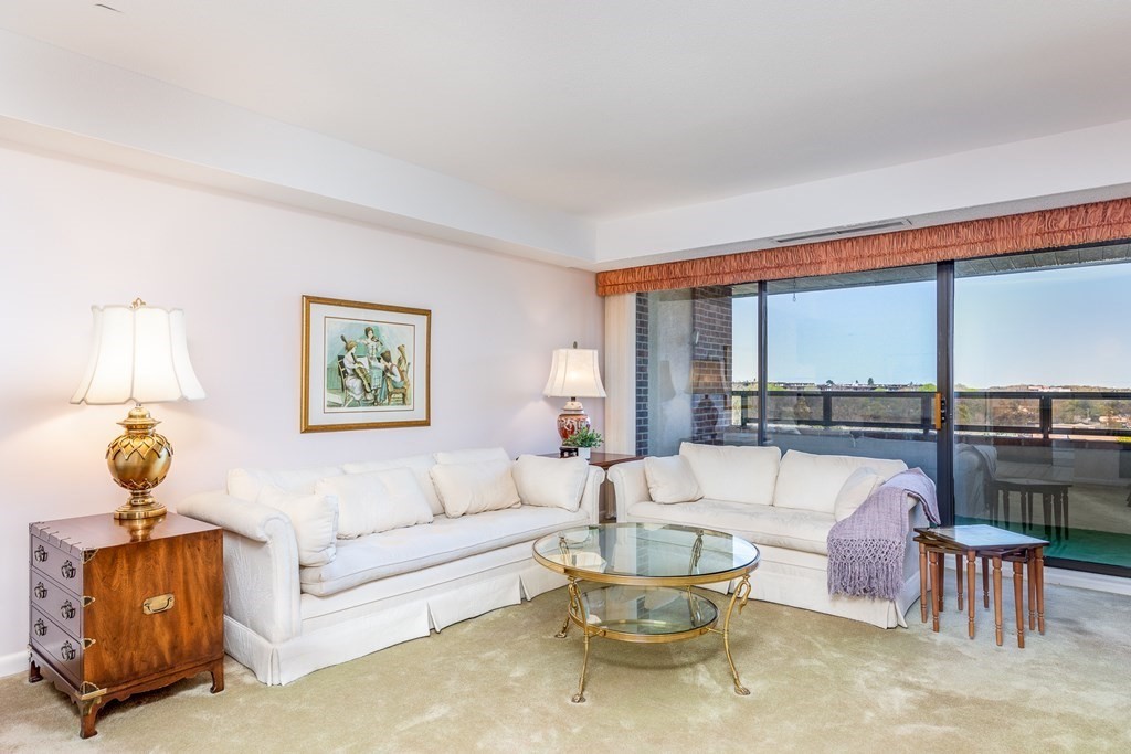 402 Paradise Road, Unit 3S Swampscott, MA 01907 - Photo 3 of 32