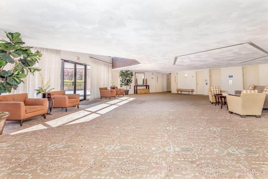 402 Paradise Road, Unit 3S Swampscott, MA 01907 - Photo 31 of 32
