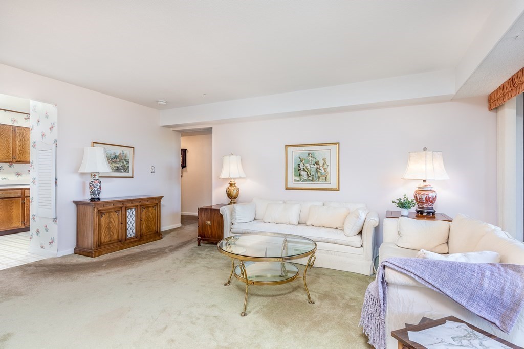 402 Paradise Road, Unit 3S Swampscott, MA 01907 - Photo 5 of 32