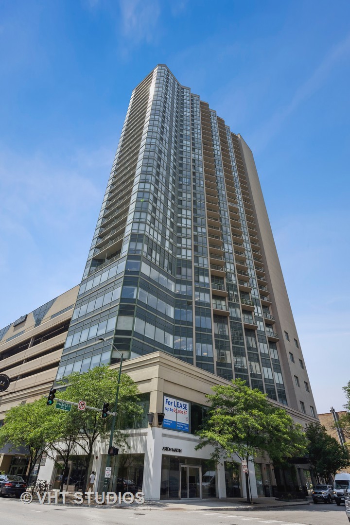 111 West Maple Street, Unit 3011 Chicago, IL 60610 - Photo 1 of 11