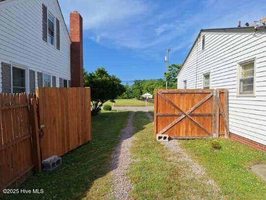 206 North McCaskey Road Williamston, NC 27892 - Photo 24 of 26 Driveway