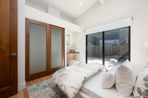 $3,298,000 | 124 Foxwood Road, Portola Valley, CA 94028