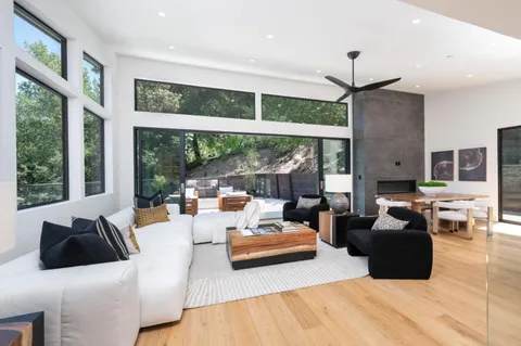 $3,298,000 | 124 Foxwood Road, Portola Valley, CA 94028