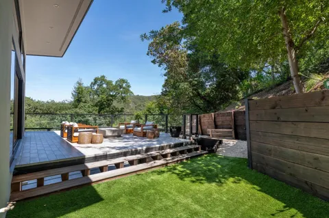 $3,298,000 | 124 Foxwood Road, Portola Valley, CA 94028