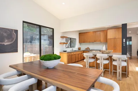 $3,298,000 | 124 Foxwood Road, Portola Valley, CA 94028