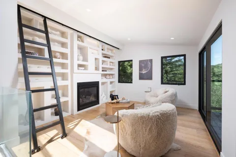 $3,298,000 | 124 Foxwood Road, Portola Valley, CA 94028