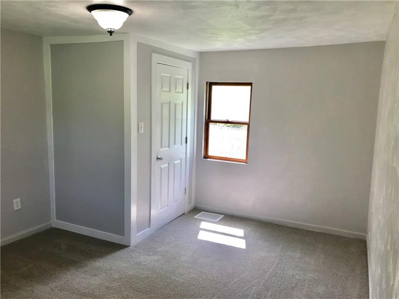 118 Tilford Road Pittsburgh, PA 15235 - Photo 11 of 23 Gallery Image 11