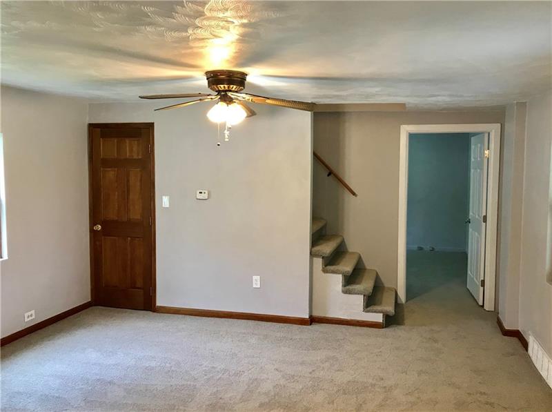 118 Tilford Road Pittsburgh, PA 15235 - Photo 3 of 23 Gallery Image 3