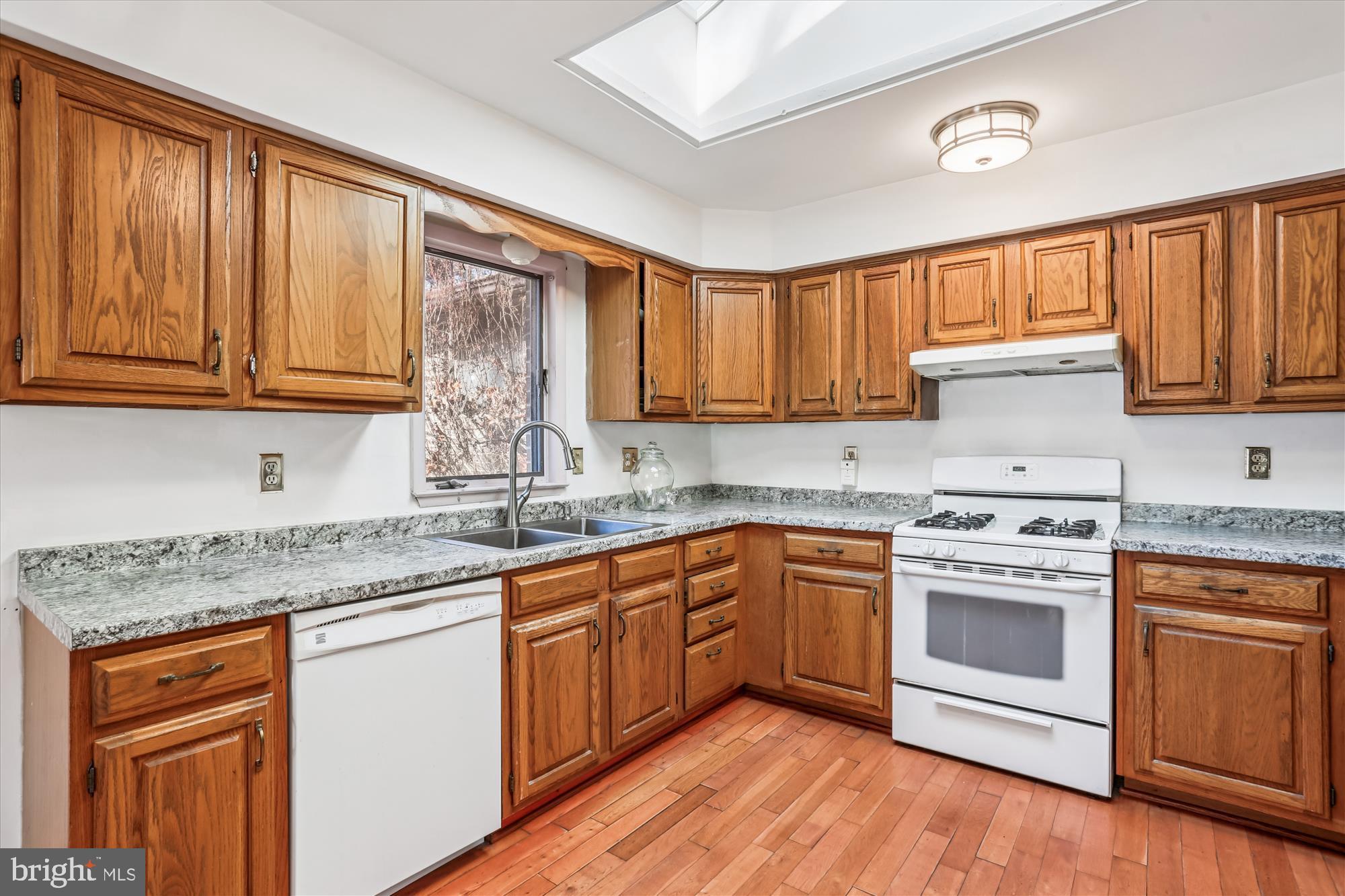22820 Shiloh Church Road Boyds, MD 20841 - Photo 23 of 42 Bright kitchen with wood cabinets.