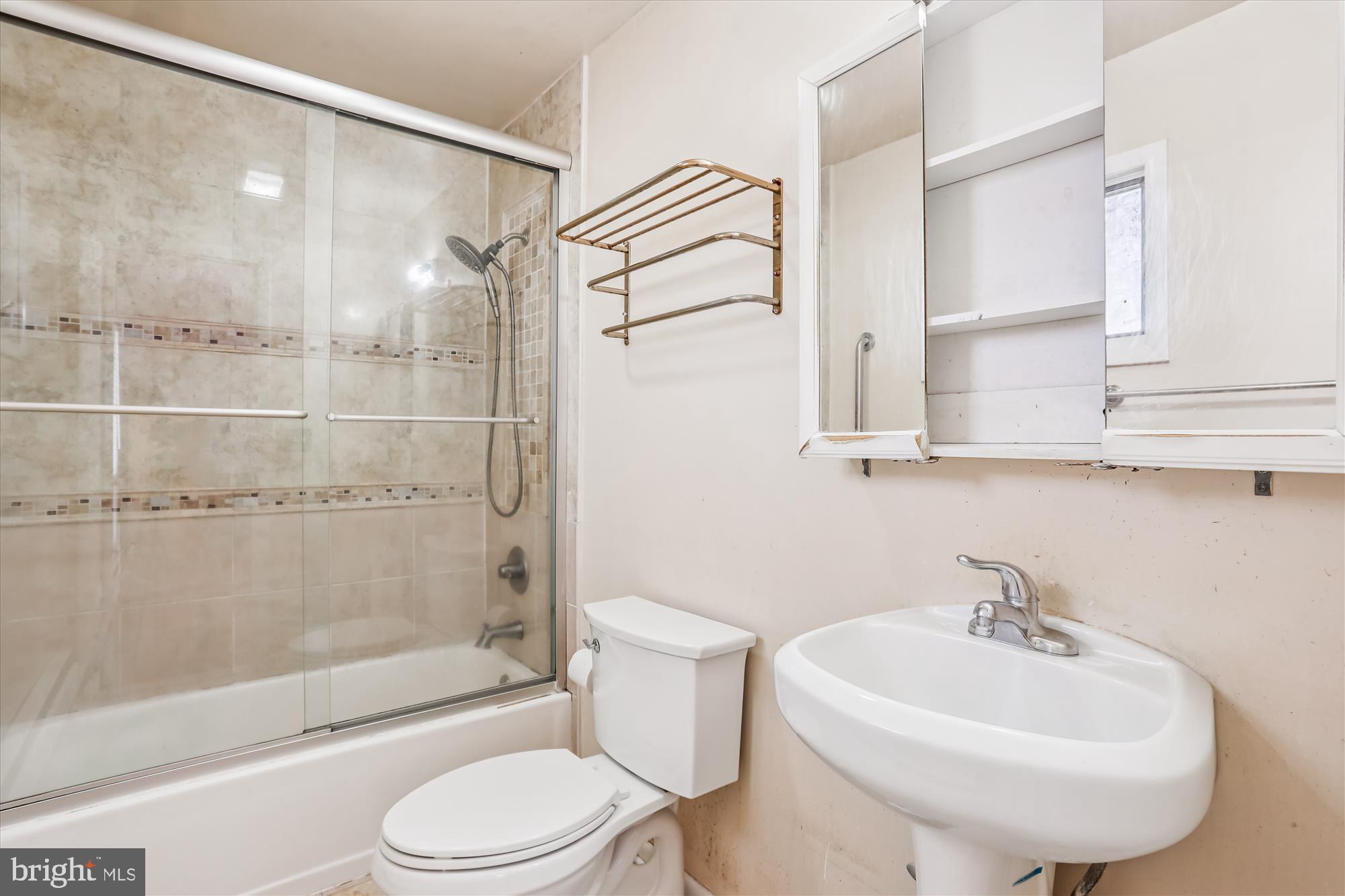 22820 Shiloh Church Road Boyds, MD 20841 - Photo 31 of 42 Second bathroom