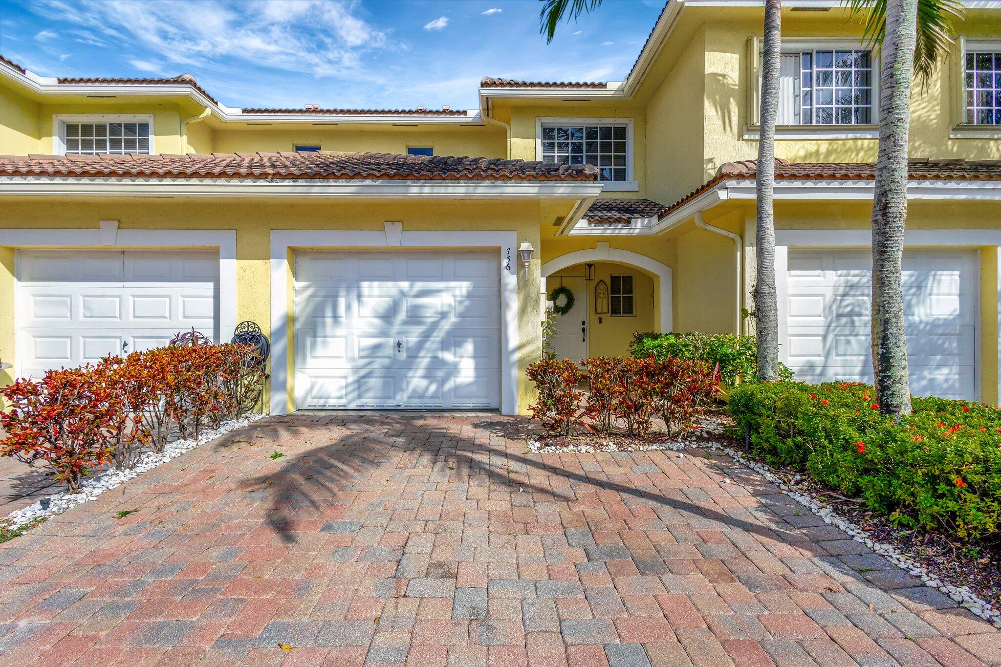 756 Imperial Lake Road West Palm Beach, FL 33413 - Photo 3 of 30 FRONT