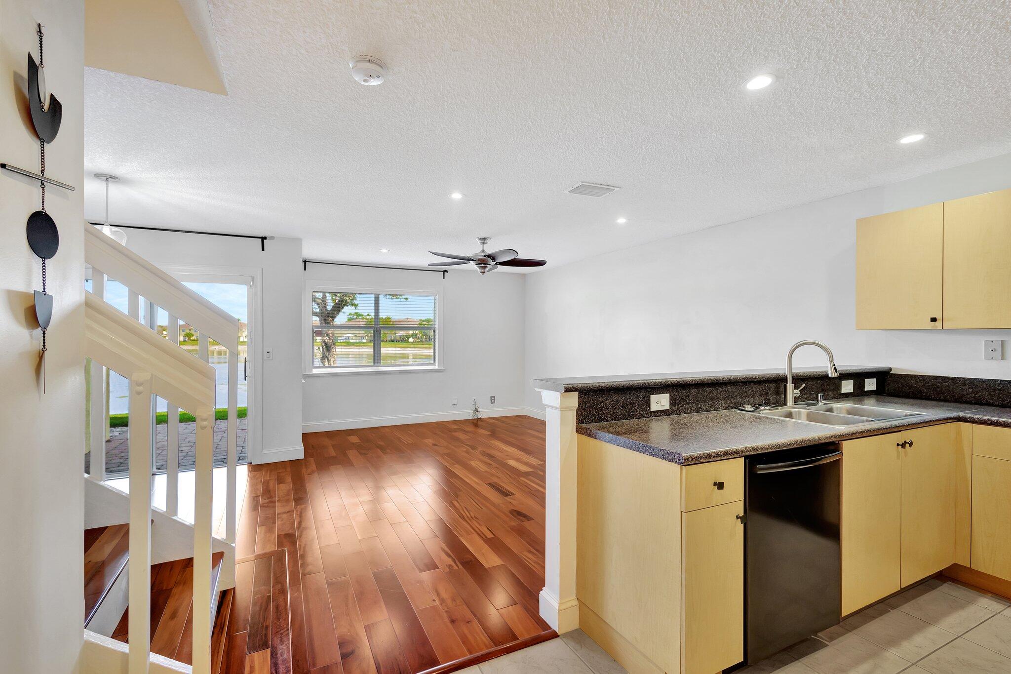 756 Imperial Lake Road West Palm Beach, FL 33413 - Photo 5 of 30 MAIN AREA
