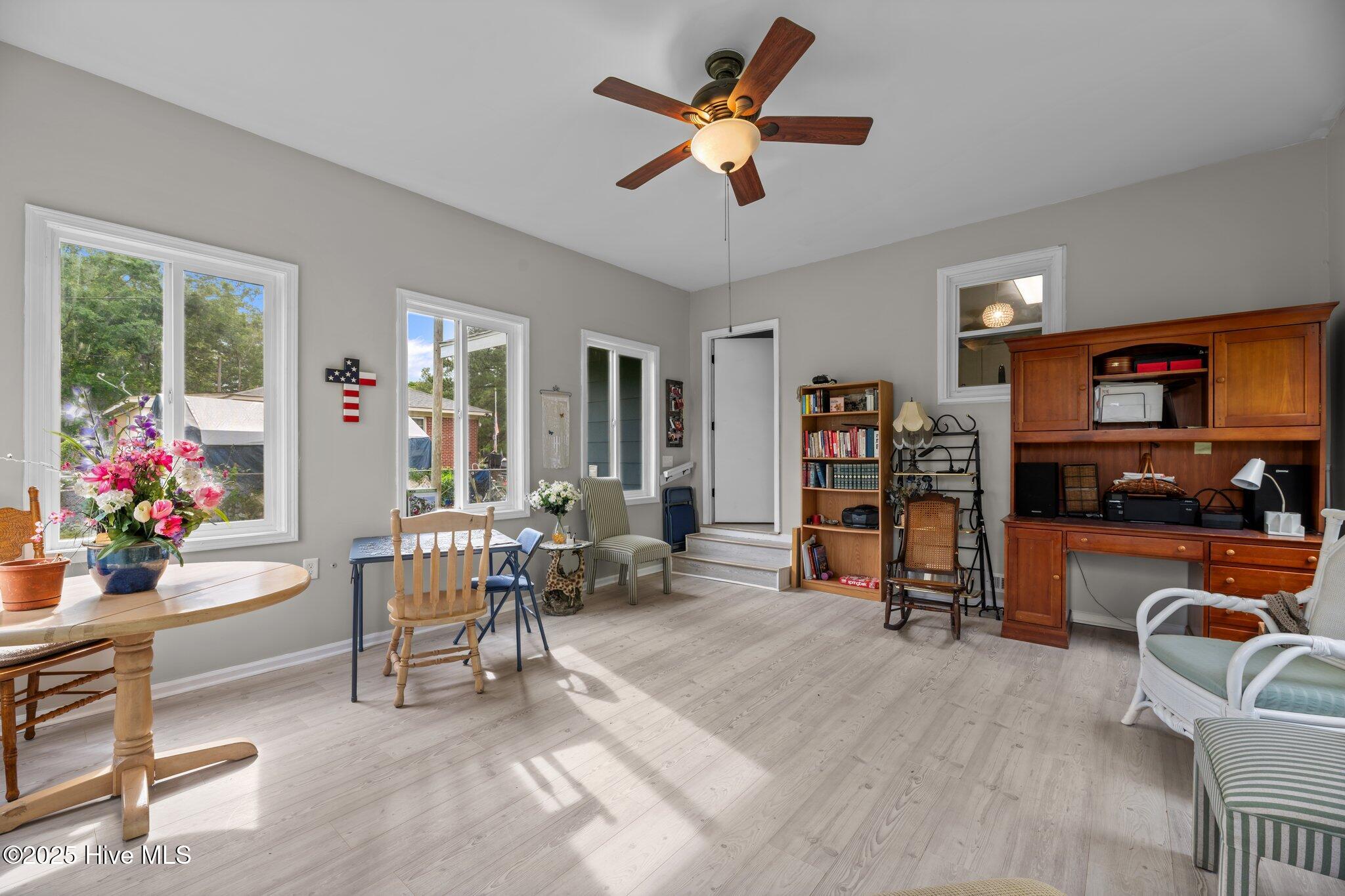 219 Bryan Street Havelock, NC 28532 - Photo 18 of 39 Sun room/office