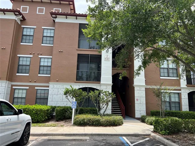 $1,500 | 8387 38th St Circle East, Unit 106, Sarasota, FL 34243