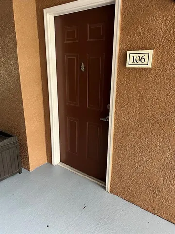 $1,500 | 8387 38th St Circle East, Unit 106, Sarasota, FL 34243