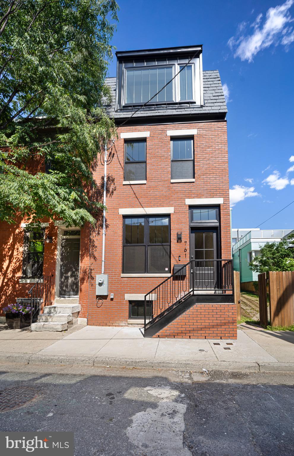 761 South Cleveland Street Philadelphia, PA 19146 - Photo 3 of 48