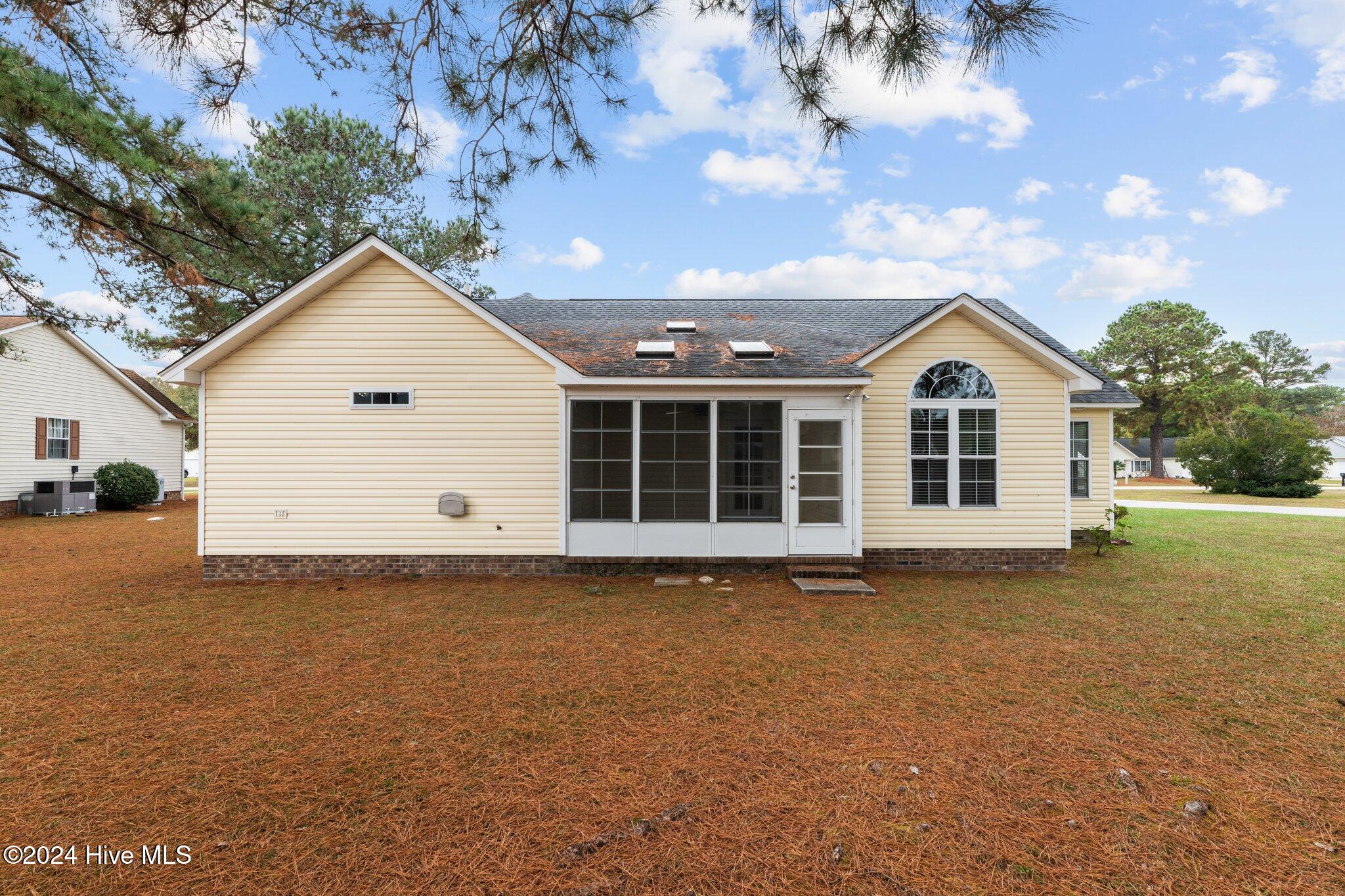 101 Holly Berry Road New Bern, NC 28560 - Photo 29 of 47 44-web-or-mls-DSC_3922