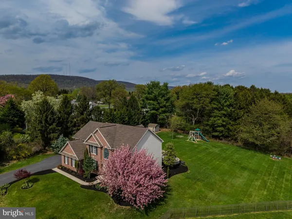 $699,900 | 1517 Smokehouse Lane, Harrisburg, PA 17110