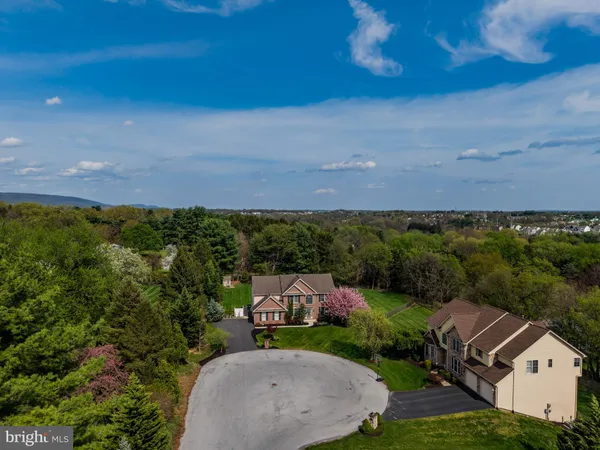 $699,900 | 1517 Smokehouse Lane, Harrisburg, PA 17110