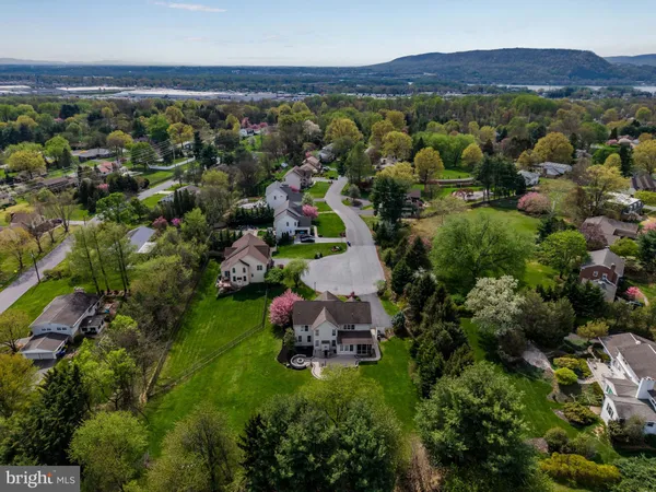 $699,900 | 1517 Smokehouse Lane, Harrisburg, PA 17110