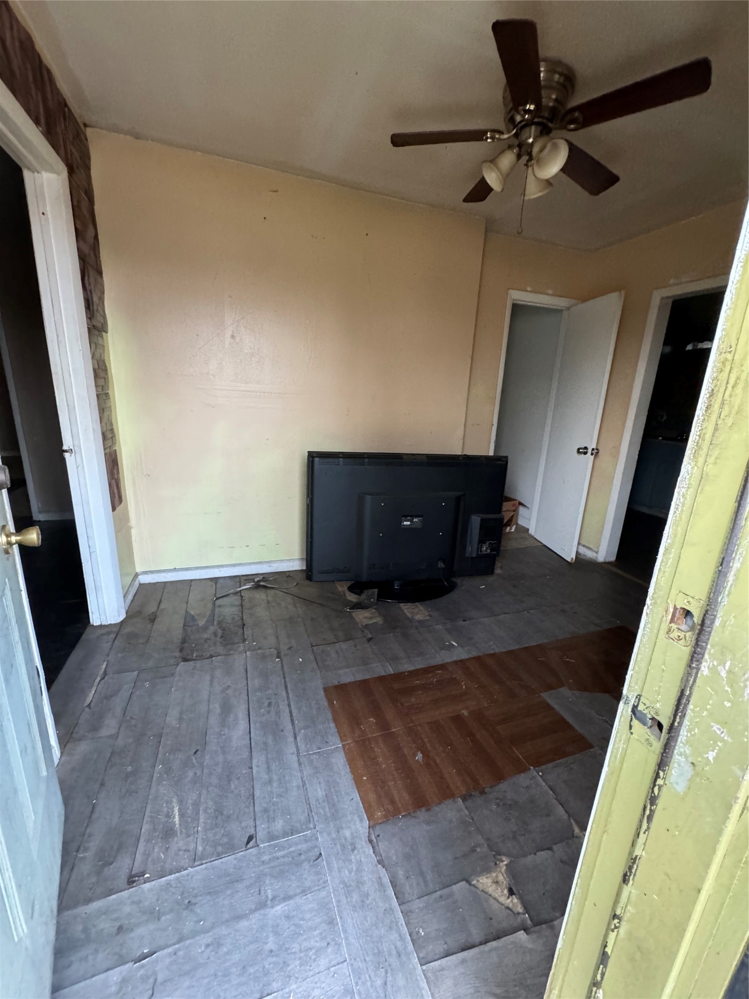 4710 Antha Street Houston, TX 77016 - Photo 3 of 11