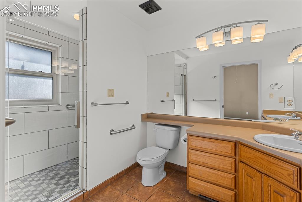 505 Cimarron Road Monument, CO 80132 - Photo 27 of 50 Primary 3/4 bathroom