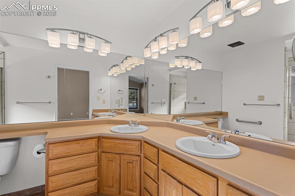 505 Cimarron Road Monument, CO 80132 - Photo 28 of 50 Primary 3/4 bathroom, double vanities