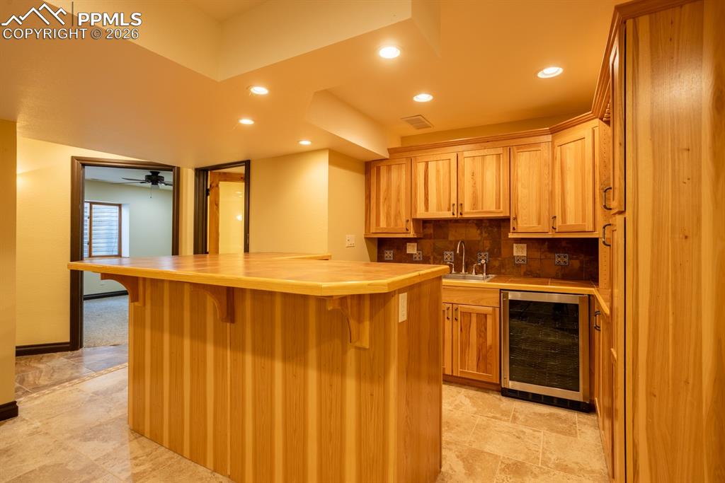 505 Cimarron Road Monument, CO 80132 - Photo 36 of 50 Basement wet bar