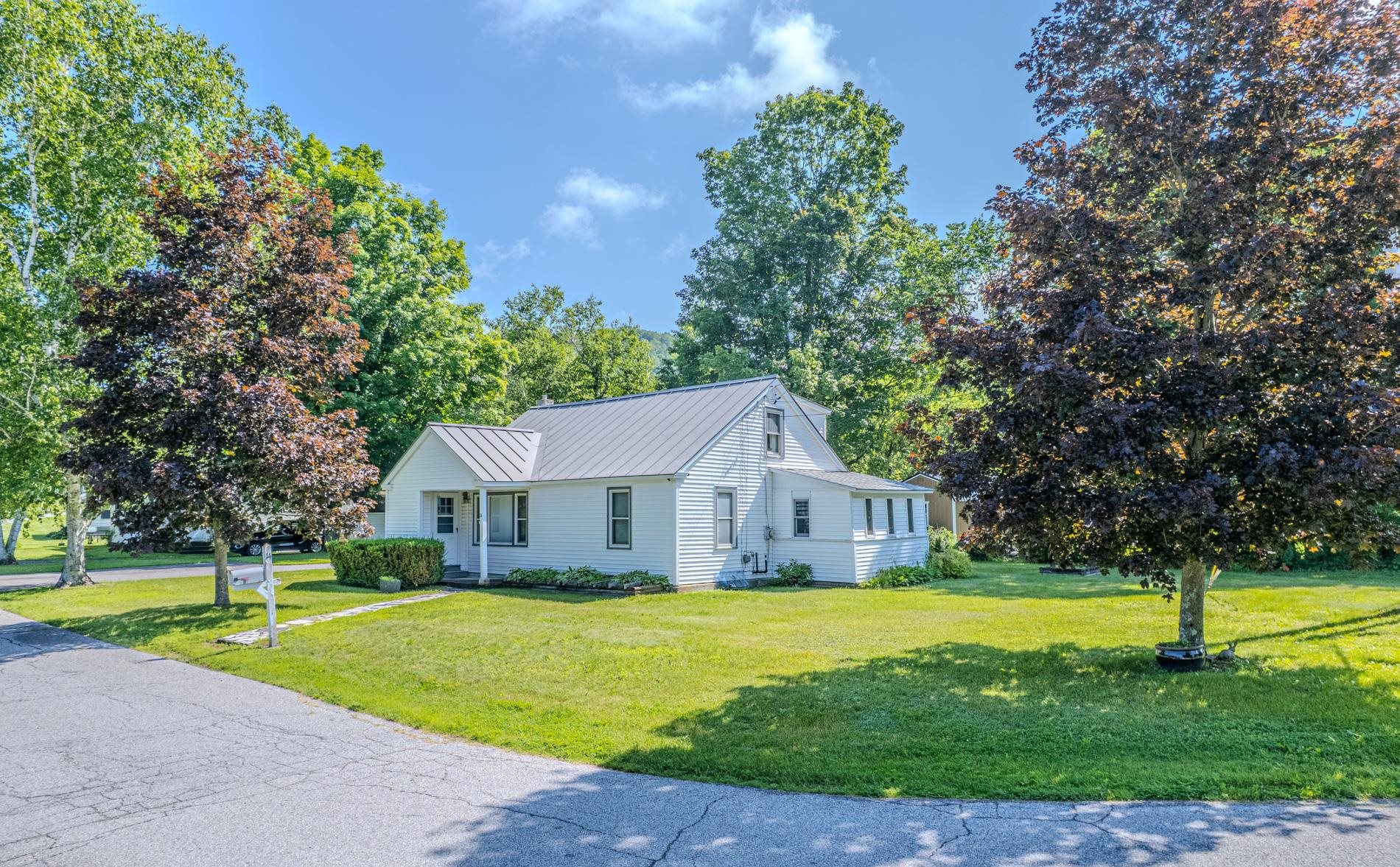 14 Brayton Road Poultney, VT 05764 - Photo 2 of 28