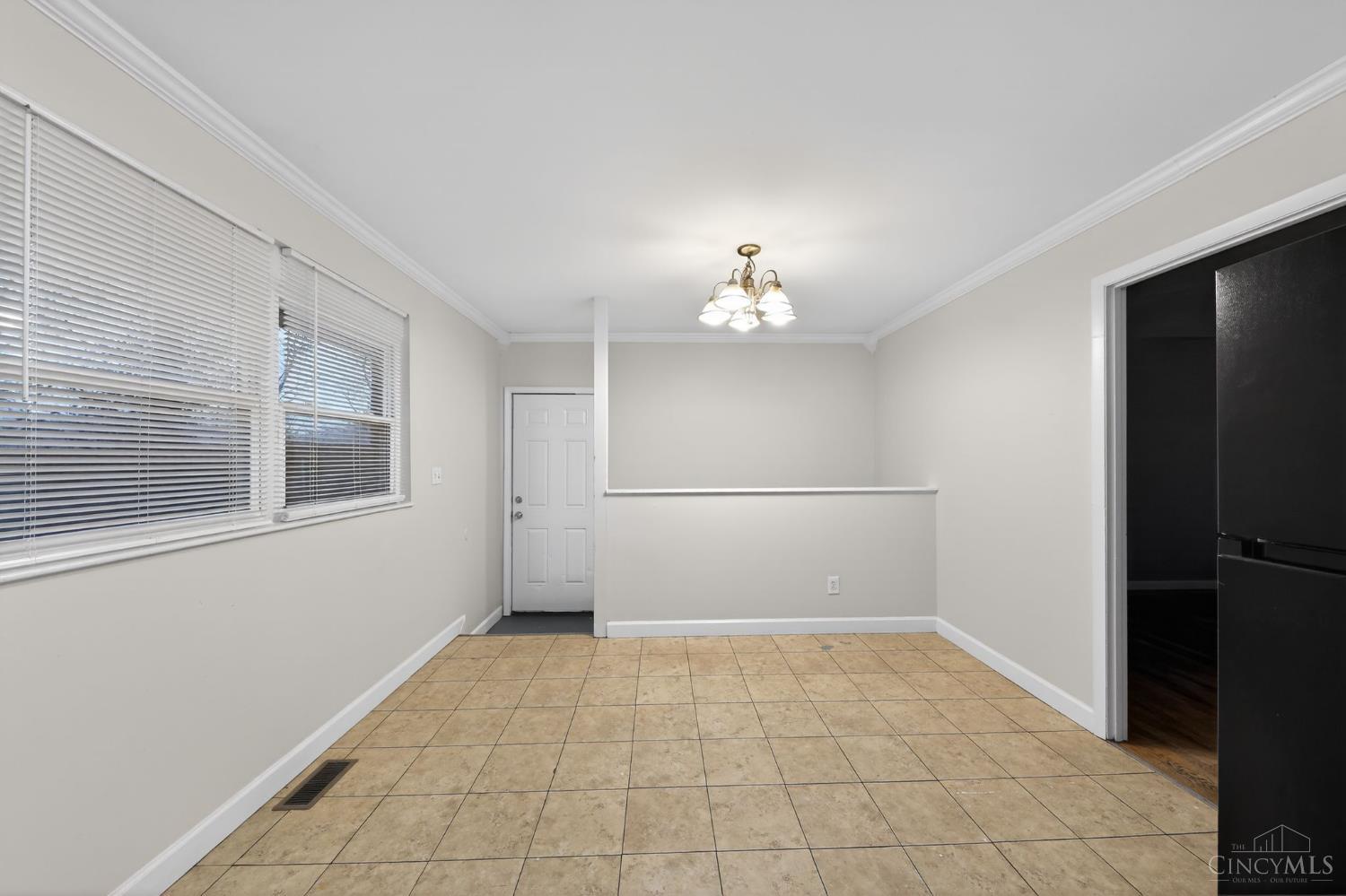 3250 Springdale Road Cincinnati, OH 45251 - Photo 16 of 30