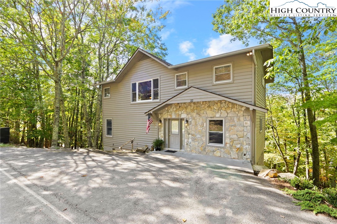 504 St Andrews Road Beech Mountain, NC 28604 - Photo 2 of 43