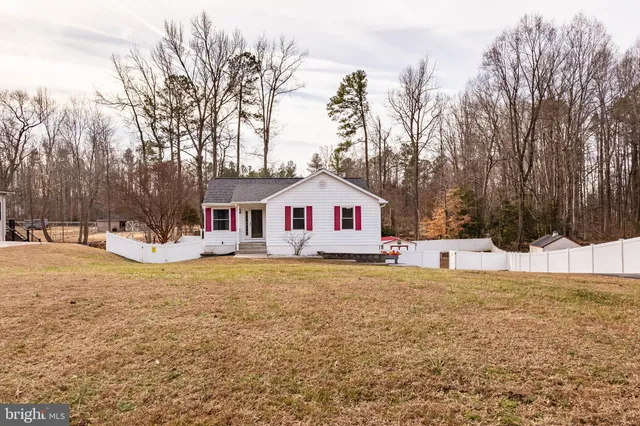 $384,900 | 9672 Mohawk Drive, King George, VA 22485