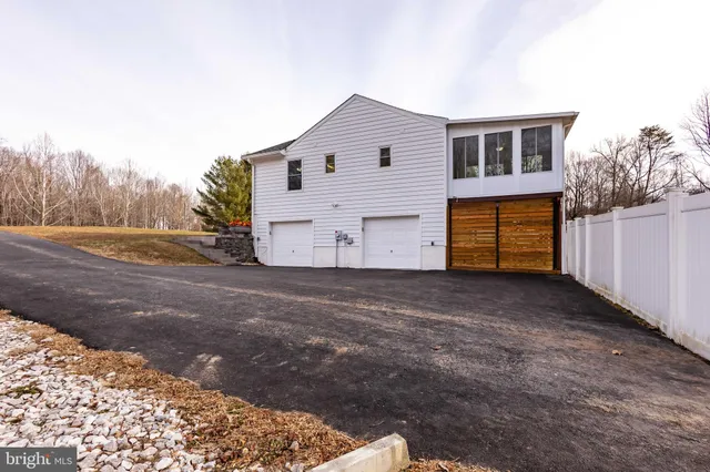 $384,900 | 9672 Mohawk Drive, King George, VA 22485