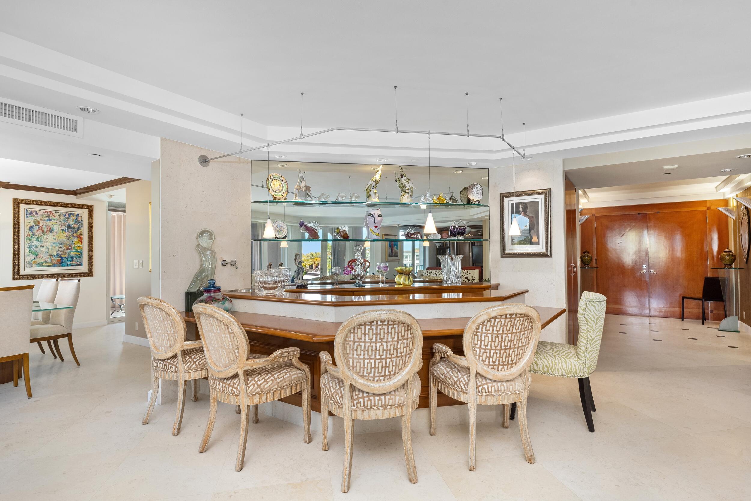 140 Southeast 5th Avenue, Unit 253 Boca Raton, FL 33432 - Photo 12 of 45 Bar Area